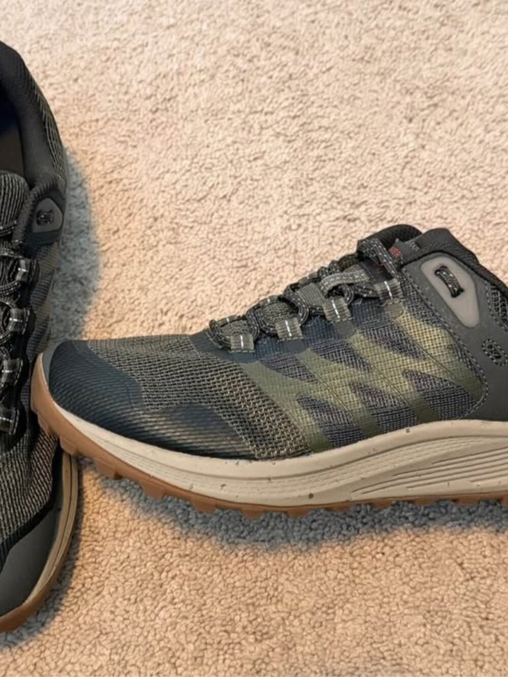 Merrell Nova 3 Hiking Shoes for Men - Olive - 9.5W New in the box